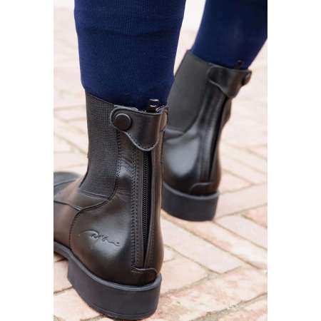Dyon Short Boots Front Laces