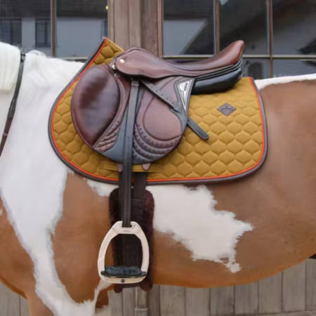 Tapis de selle Onion Quilt Neon Leather Jumping