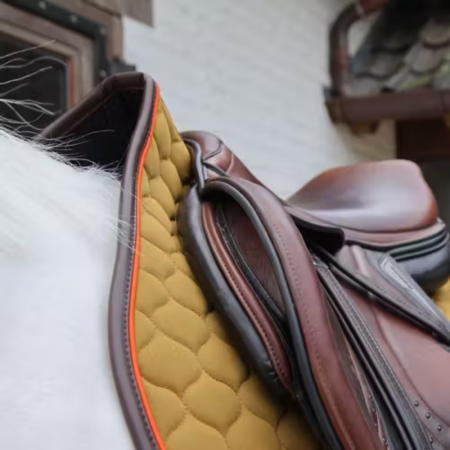 Tapis de selle Onion Quilt Neon Leather Jumping