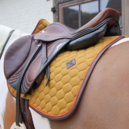 Tapis de selle Onion Quilt Neon Leather Jumping