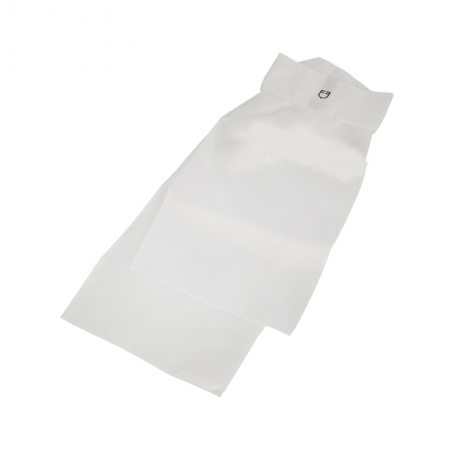 Plastron de compétition avec logo brodé