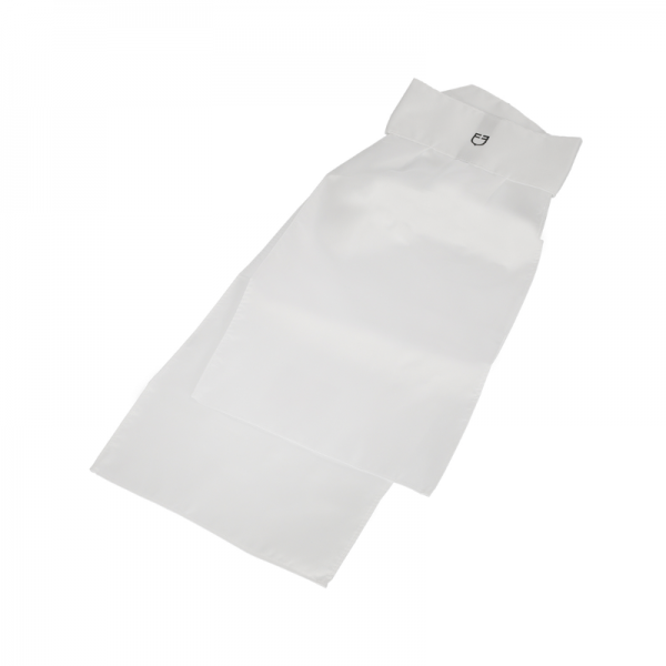 Plastron de compétition avec logo brodé
