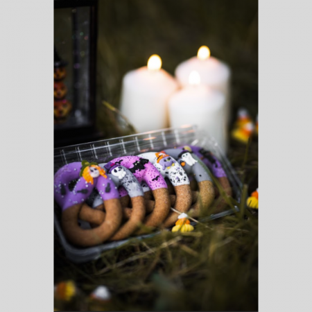 HALLOWEEN - Pretzels with Icing