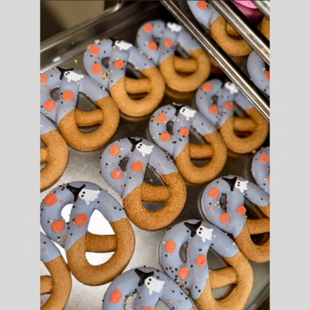 HALLOWEEN - Pretzels with Icing