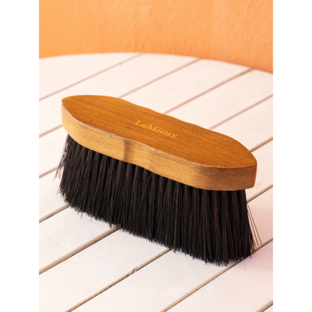 Artisan Flick Brush